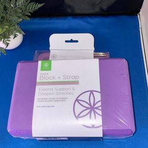 Gaiam Yoga Block  Yoga Strap Combo Set